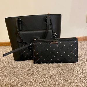 NWT Michael Kors Large Pocket Tote with matching Jet Set Large Logo Wristlet